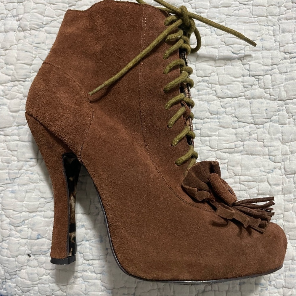 Betsey Johnson Terra suede platform booties with bow and fringe steampunk sz 7.5 - Picture 6 of 16